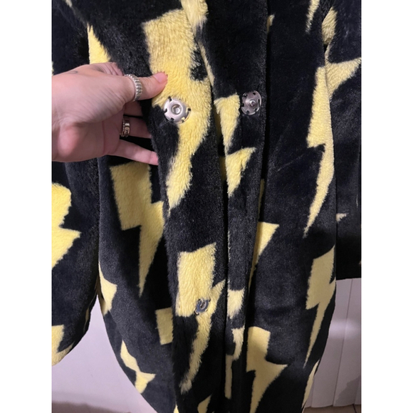 Women's Daisy Street Coat XL Black Yellow Lightning Bolt Faux Fur - Picture 2 of 3